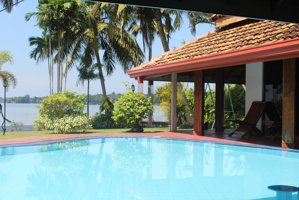Blue Water Villa Piliyandala Bagian luar foto