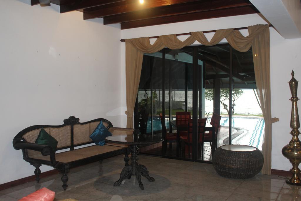 Blue Water Villa Piliyandala Bagian luar foto