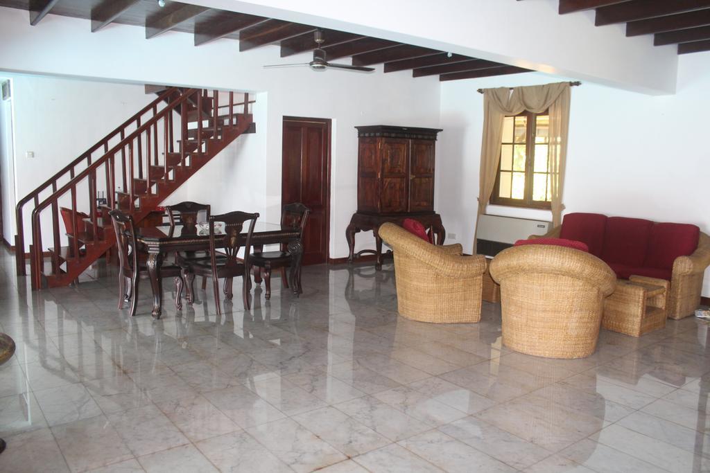Blue Water Villa Piliyandala Bagian luar foto
