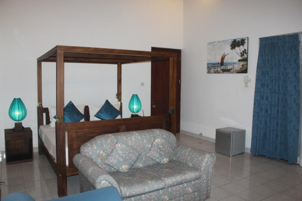 Blue Water Villa Piliyandala Bagian luar foto