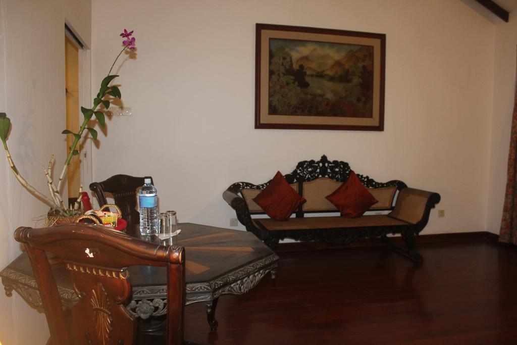 Blue Water Villa Piliyandala Bagian luar foto