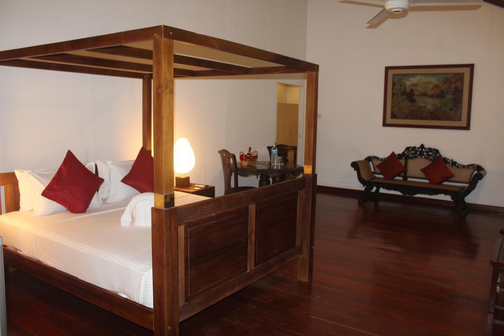 Blue Water Villa Piliyandala Bagian luar foto