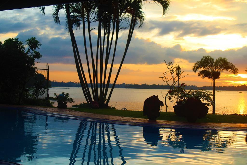 Blue Water Villa Piliyandala Bagian luar foto