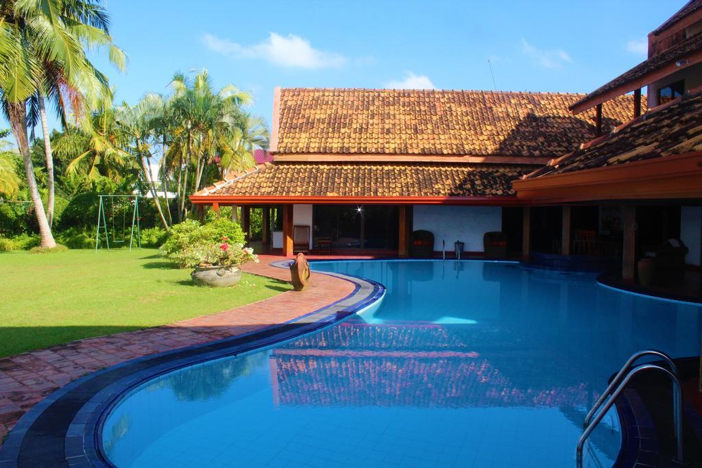 Blue Water Villa Piliyandala Bagian luar foto