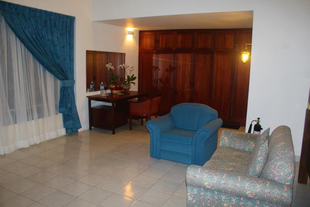 Blue Water Villa Piliyandala Bagian luar foto