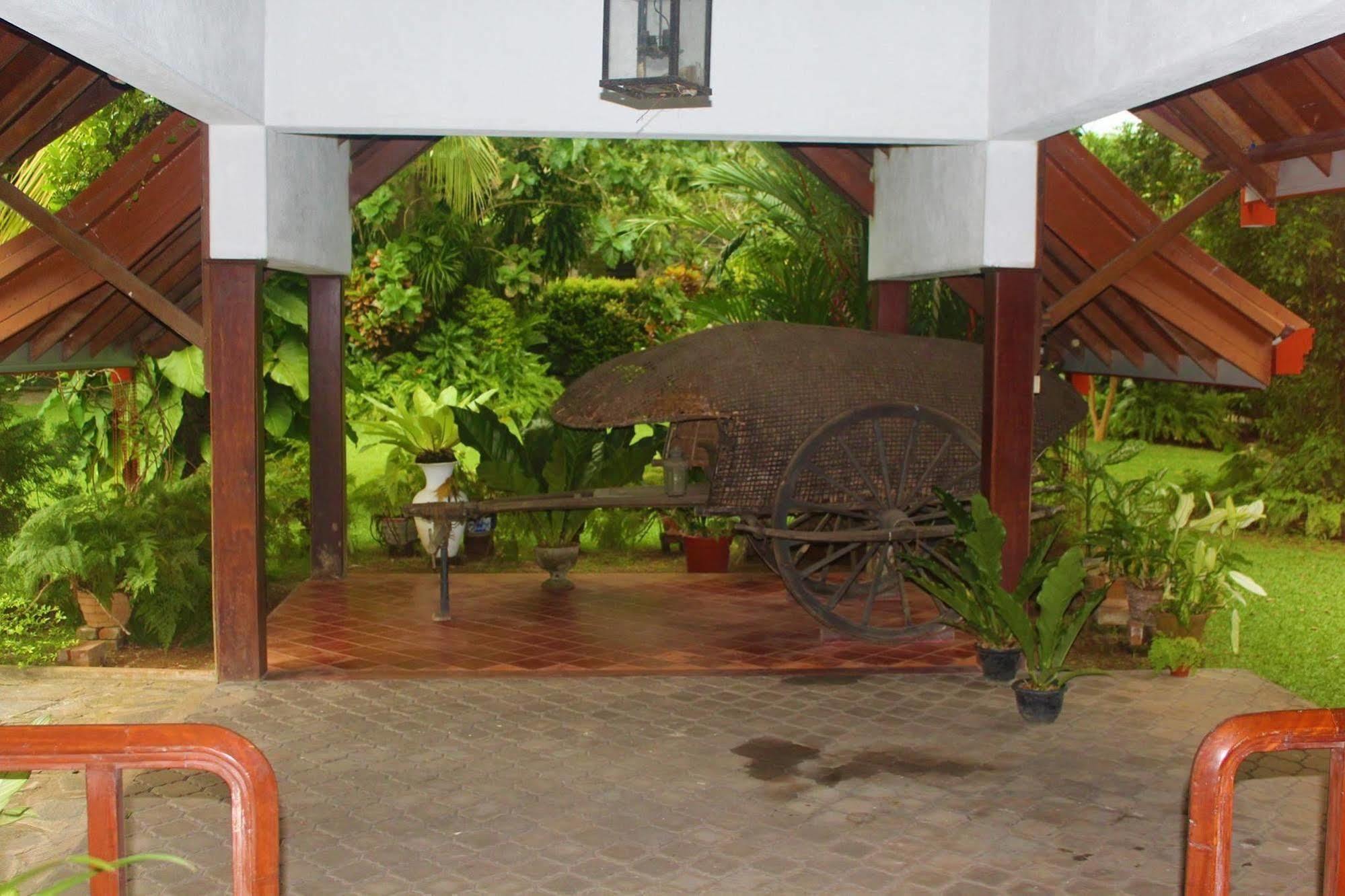 Blue Water Villa Piliyandala Bagian luar foto