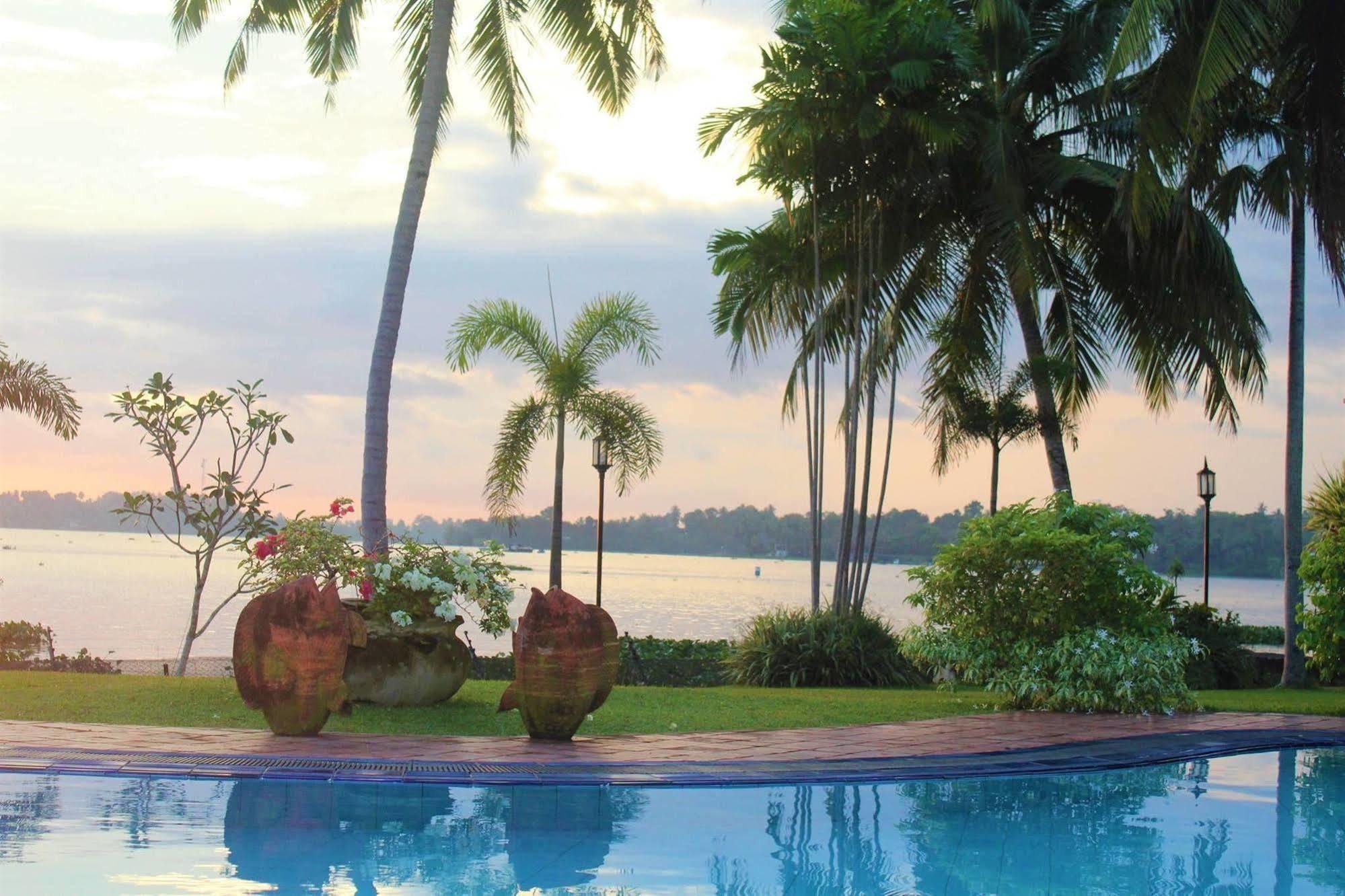 Blue Water Villa Piliyandala Bagian luar foto
