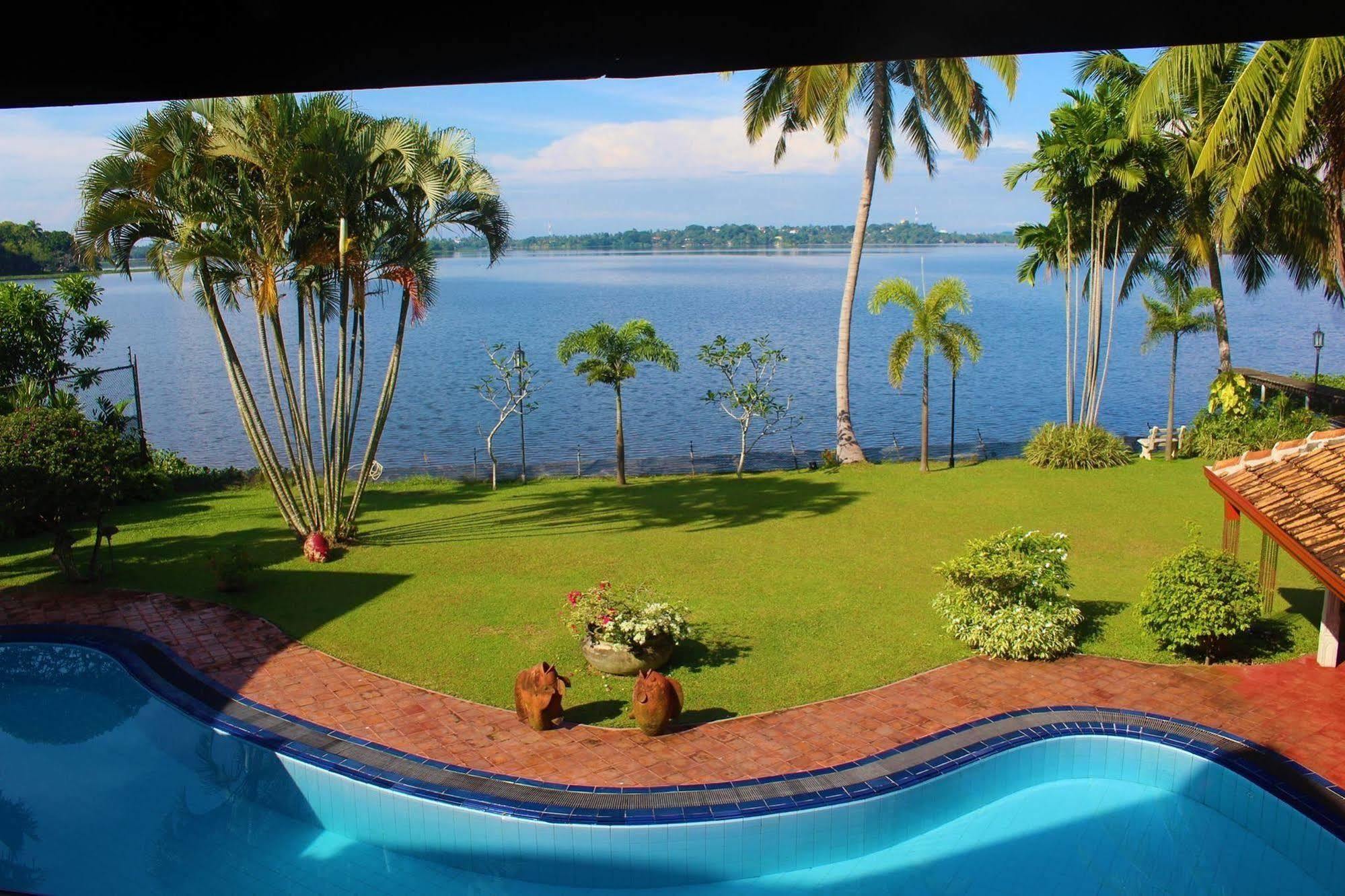 Blue Water Villa Piliyandala Bagian luar foto